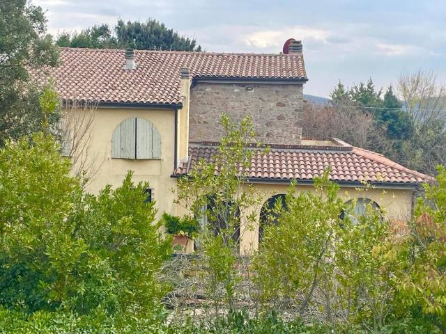 Rustico in vendita a Unione di Comuni Montani Colline del Fiora, Manciano