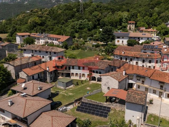 Rustico in vendita a Maniagolibero, Maniago