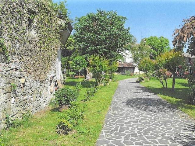 Rustico in vendita a Manzano, Friuli-Venezia Giulia