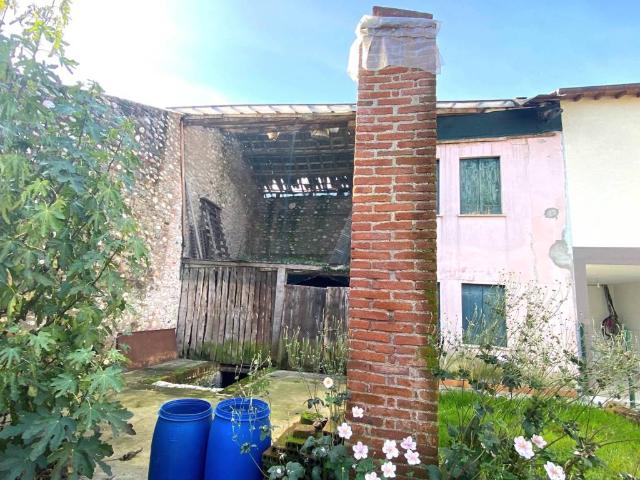 Rustico in vendita a Marano Vicentino, Veneto