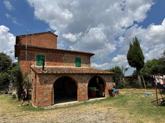 Rustico in vendita a Marciano Della Chiana, Toscana