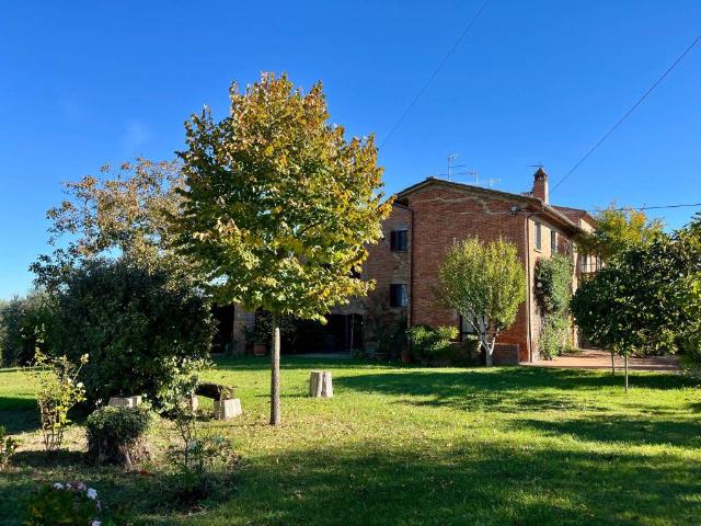 Rustico in vendita a Marciano Della Chiana, Toscana