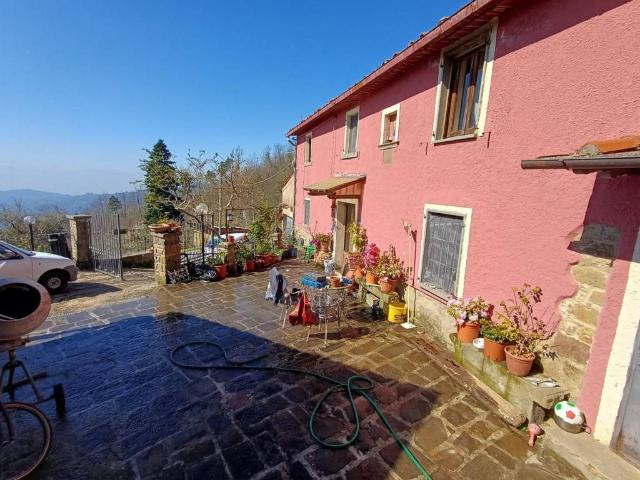Rustico in vendita a Marliana, Toscana