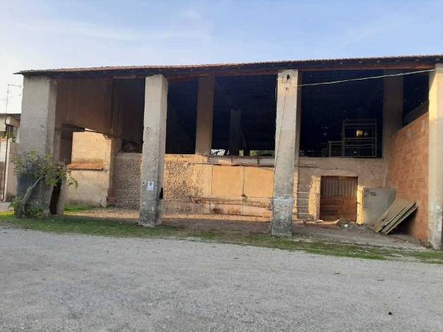 Rustico in vendita a Marmirolo, Lombardia