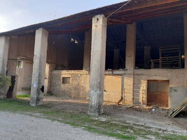 Rustico in vendita a Marmirolo, Lombardia