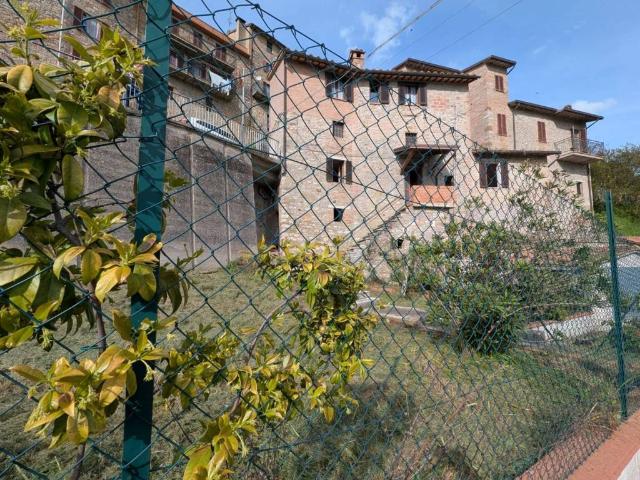 Rustico in vendita a Marsciano, Umbria