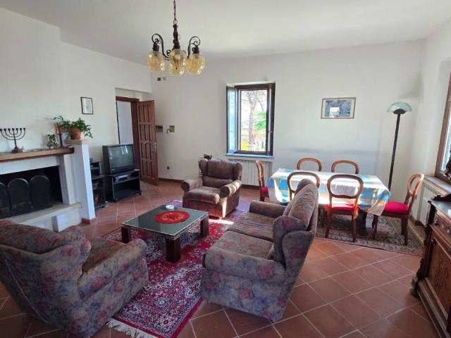 Rustico in vendita a Papiano Stazione, Marsciano