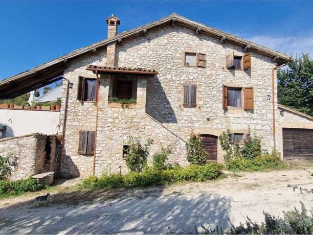 Rustico in vendita a Colpetrazzo, Umbria
