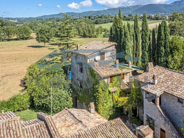 Rustico in vendita a Colpetrazzo, Umbria