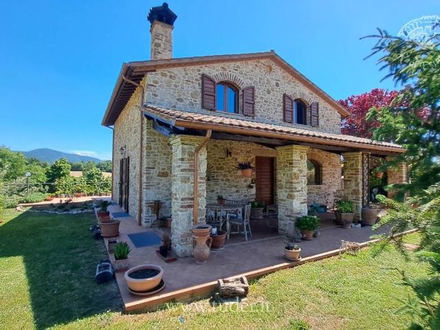 Rustico in vendita a Colpetrazzo