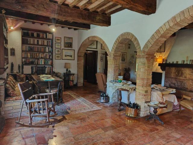 Rustico in vendita a Colpetrazzo, Umbria