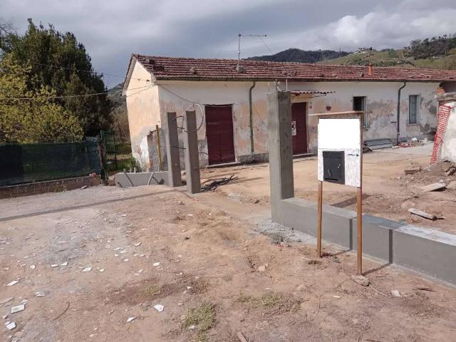 Rustico in vendita a Romagnano, Marina Di Massa