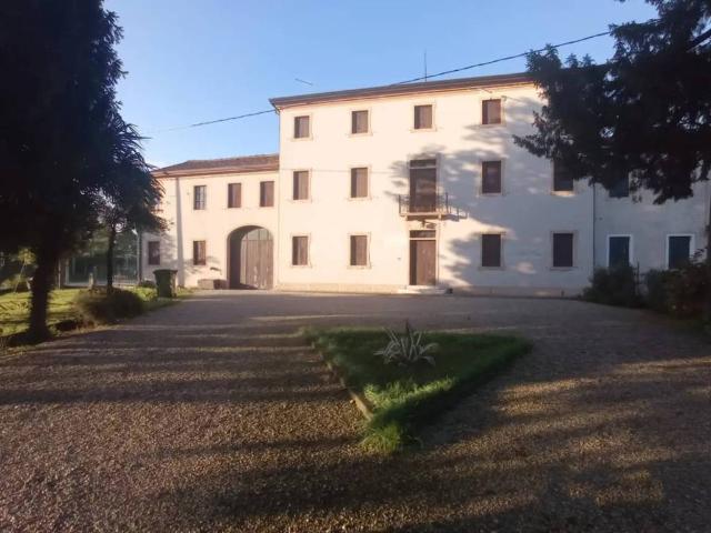 Rustico in vendita a Massanzago, Veneto