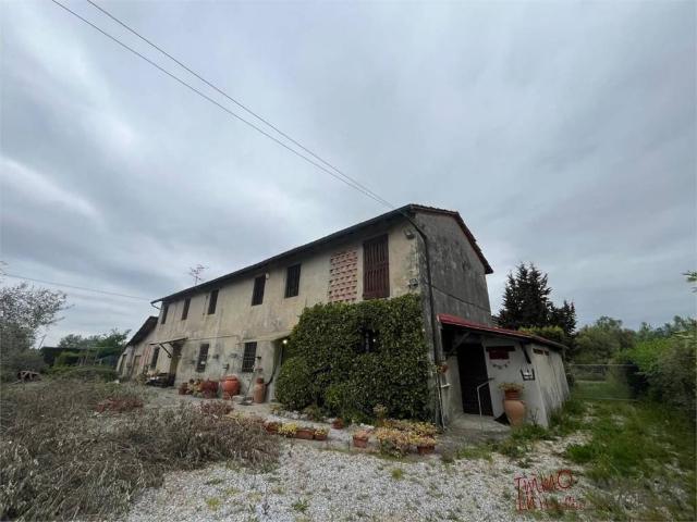Rustico in vendita a Massarosa, Toscana
