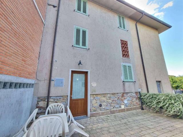 Rustico in vendita a Massarosa, Toscana