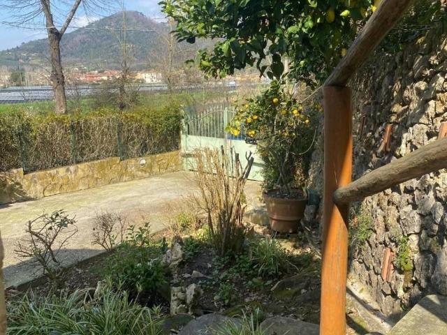 Rustico in vendita a San Rocchino, Massarosa