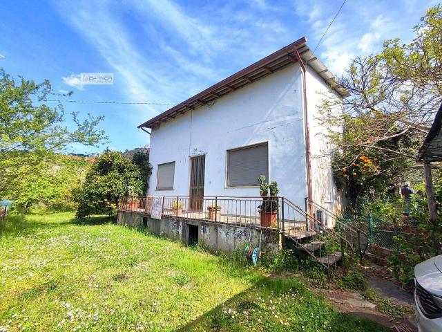 Rustico in vendita a Massarosa, Toscana