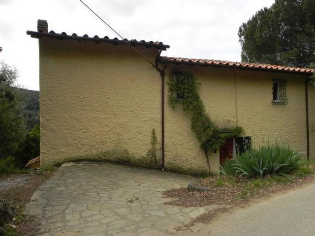 Rustico in vendita a Massarosa, Toscana