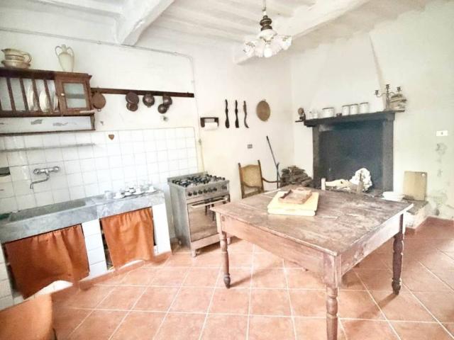 Rustico in vendita a Massarosa, Toscana