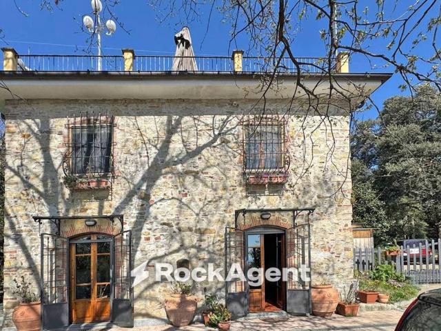 Rustico in vendita a Massarosa, Toscana