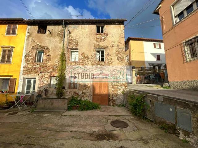 Rustico in vendita a Massarosa, Toscana