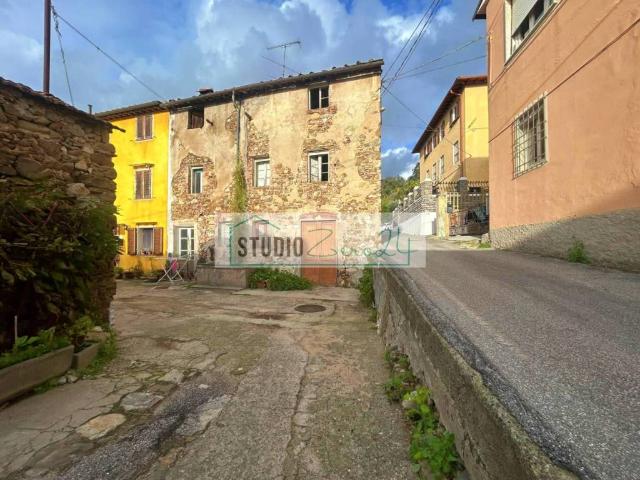 Rustico in vendita a Massarosa, Toscana