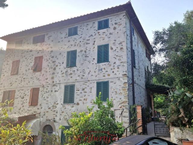 Rustico in vendita a Massarosa, Toscana