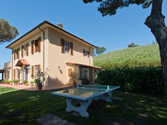 Rustico in vendita a Massarosa, Toscana
