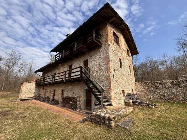 Rustico in vendita a Piemonte, Biella