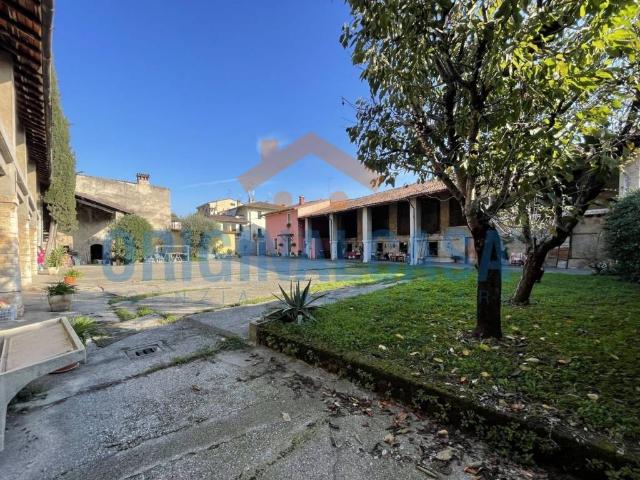 Rustico in vendita a Mazzano, Lombardia