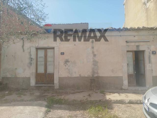 Rustico in vendita a Mazzarrone, Sicilia