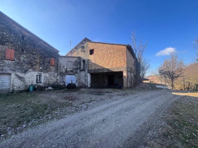 Rustico in vendita a Medesano, Costa Cavalli
