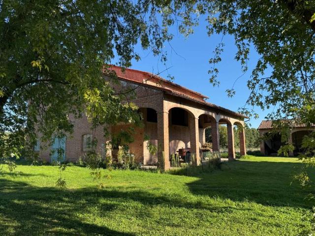 Rustico in vendita a Medesano