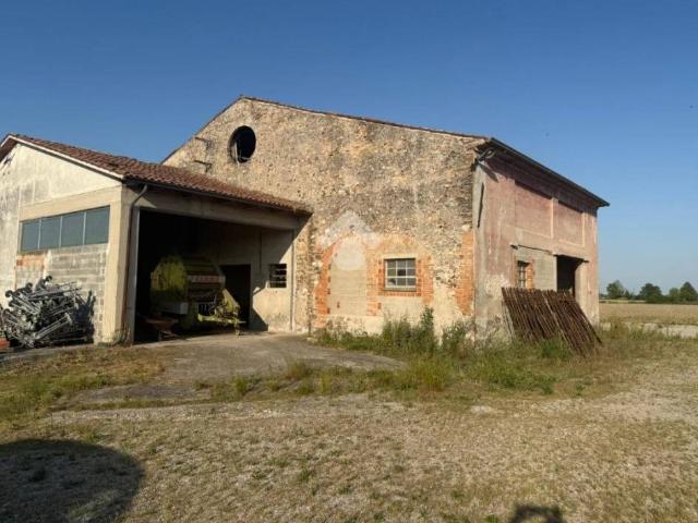 Rustico in vendita a Medole, Lombardia