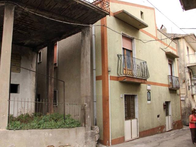 Rustico in vendita a Melizzano, Campania