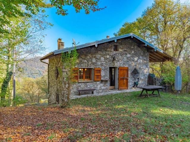 Rustico in vendita a Loveno, Menaggio