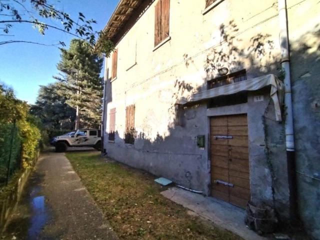 Rustico in vendita a Novate Brianza, Merate
