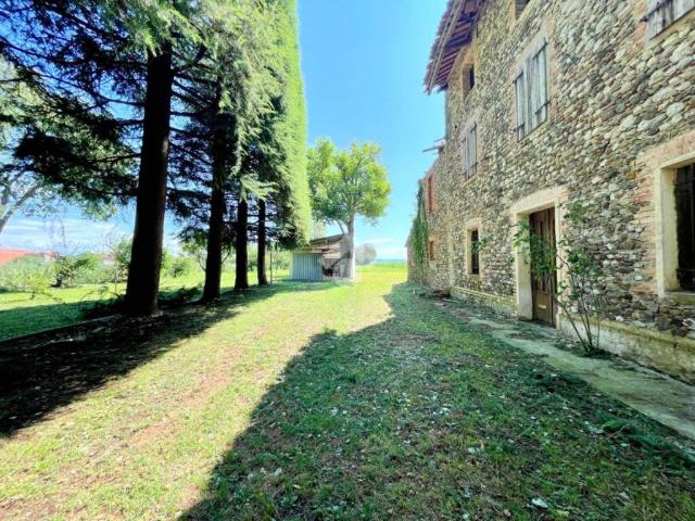 Rustico in vendita a Mereto Di Tomba, Friuli-Venezia Giulia