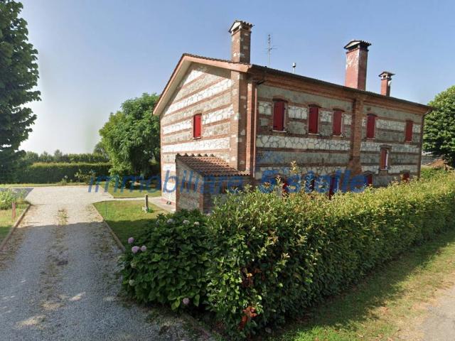 Rustico in vendita a Mestrino, Veneto