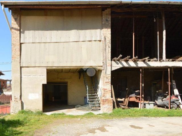 Rustico in vendita a Mezzago, Lombardia