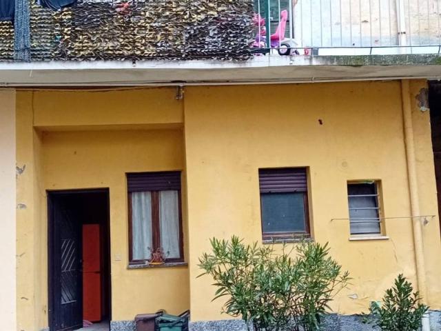 Rustico in vendita a Mezzago, Lombardia