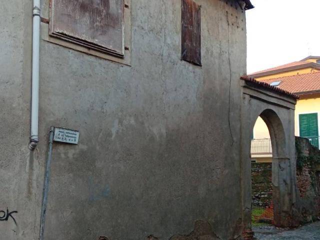Rustico in vendita a Mezzago, Lombardia
