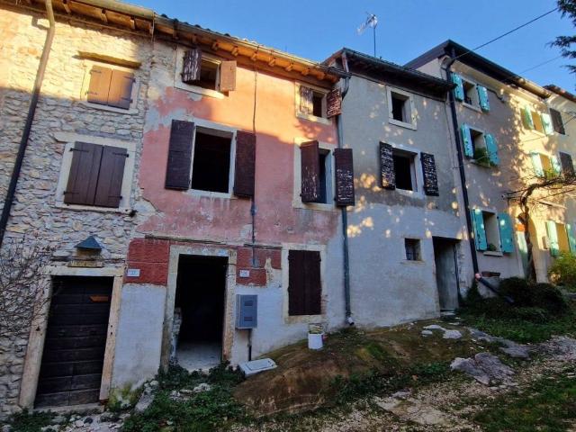 Rustico in vendita a Mezzane Di Sotto, Veneto