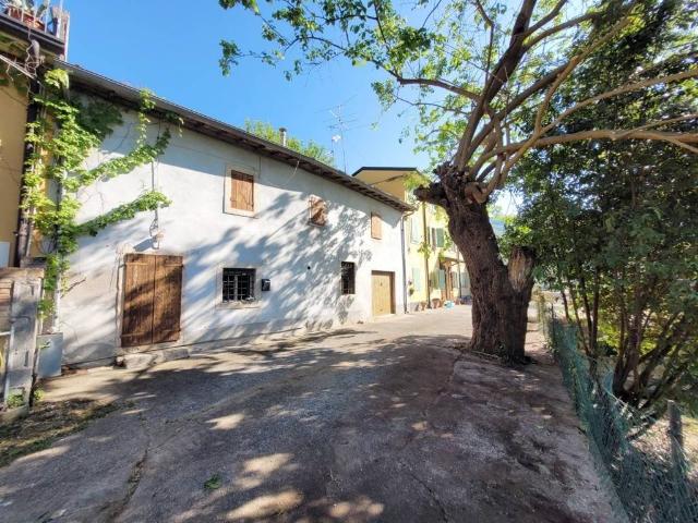 Rustico in vendita a Mezzane Di Sotto, Veneto