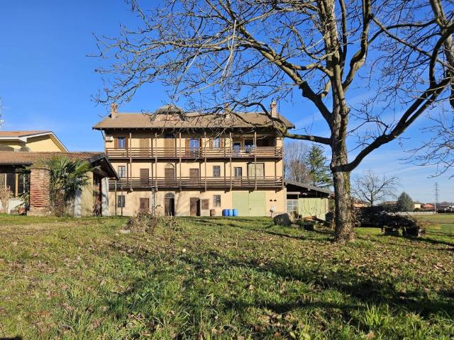 Rustico in vendita a Mezzomerico, Novara