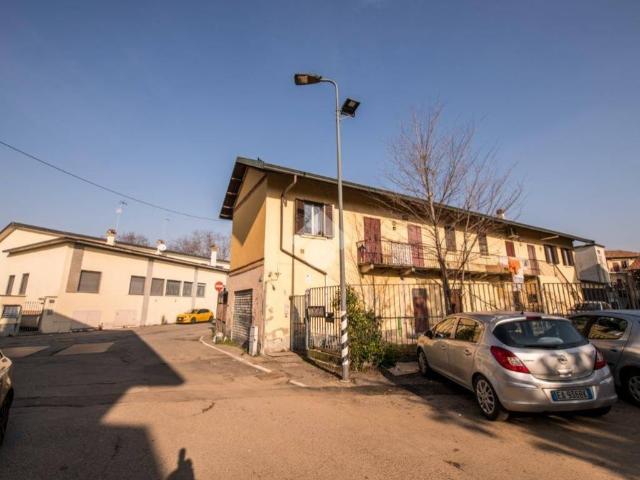 Rustico in vendita a Municipio 7, Milano