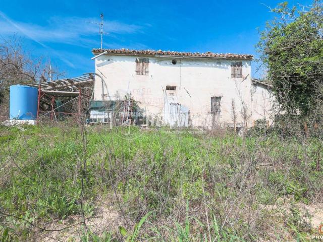 Rustico in vendita a Cà Bianchini, Misano Adriatico