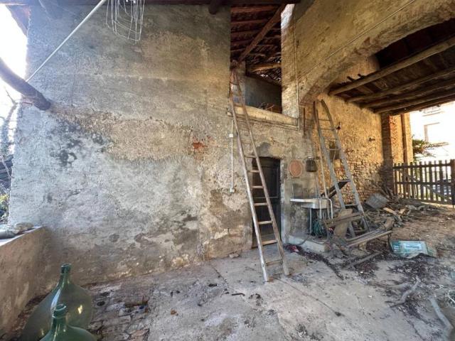 Rustico in vendita a Missaglia, Lombardia