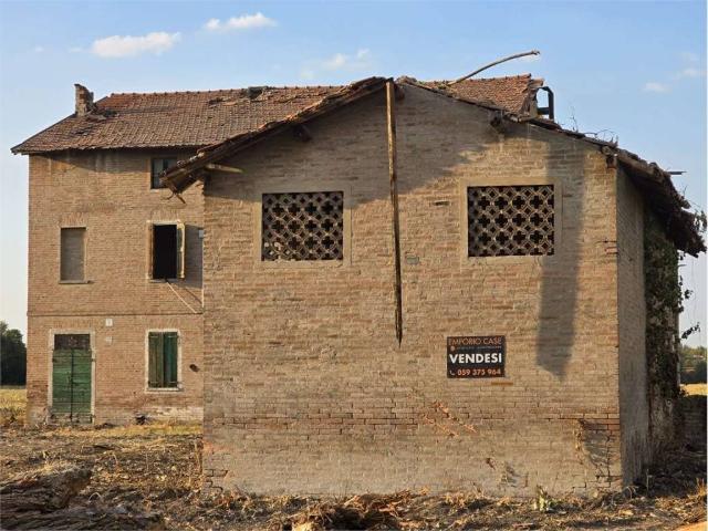 Rustico in vendita a Bruciata, Modena