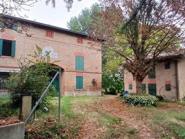 Rustico in vendita a Portile, Modena